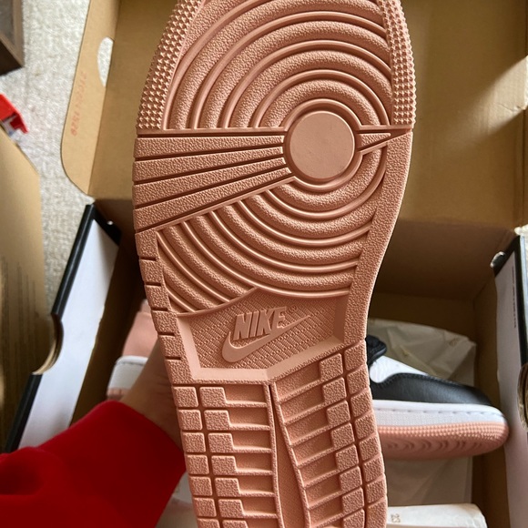 SOLD- Air Jordan 1 Mid Shoe Crimson Tint - Picture 7 of 9